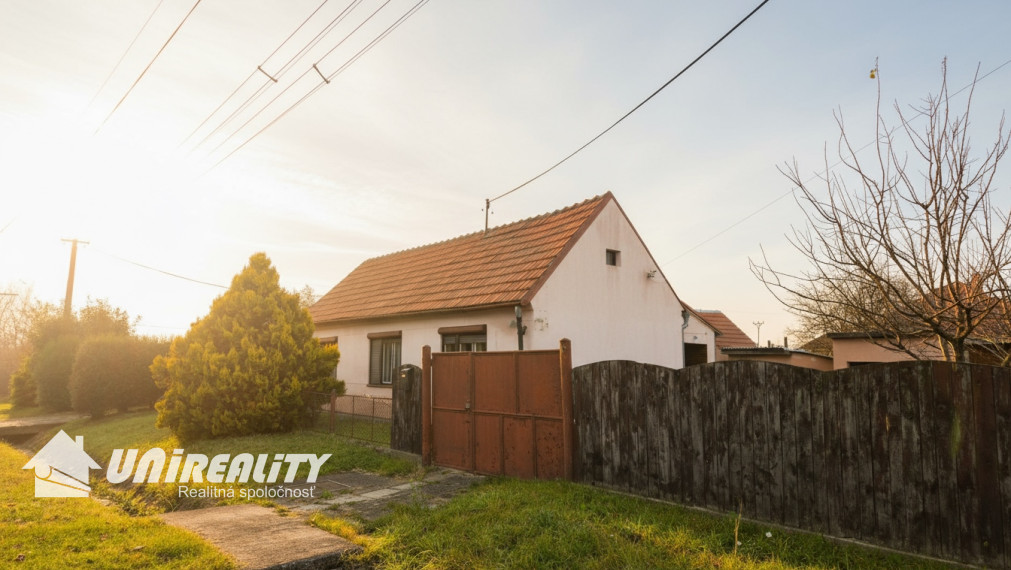 PREDAJ - obec KUCHYŇA - RD 3-izbový / čiastočná rekonštrukcia / IHNEĎ voľný