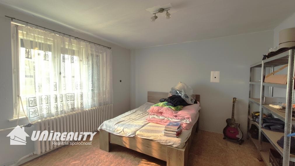 PREDAJ - obec KUCHYŇA - RD 3-izbový / čiastočná rekonštrukcia / IHNEĎ voľný