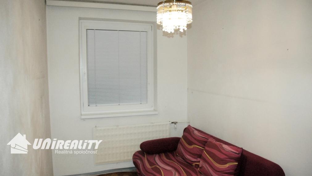 BÁNOVCE NAD BEBRAVOU - 3 izbový byt / Cyrila a Metoda / rekonštrukcia / 63 m2 / IBA U NÁS