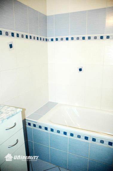 BÁNOVCE NAD BEBRAVOU - 3 izbový byt / Cyrila a Metoda / rekonštrukcia / 63 m2 / IBA U NÁS