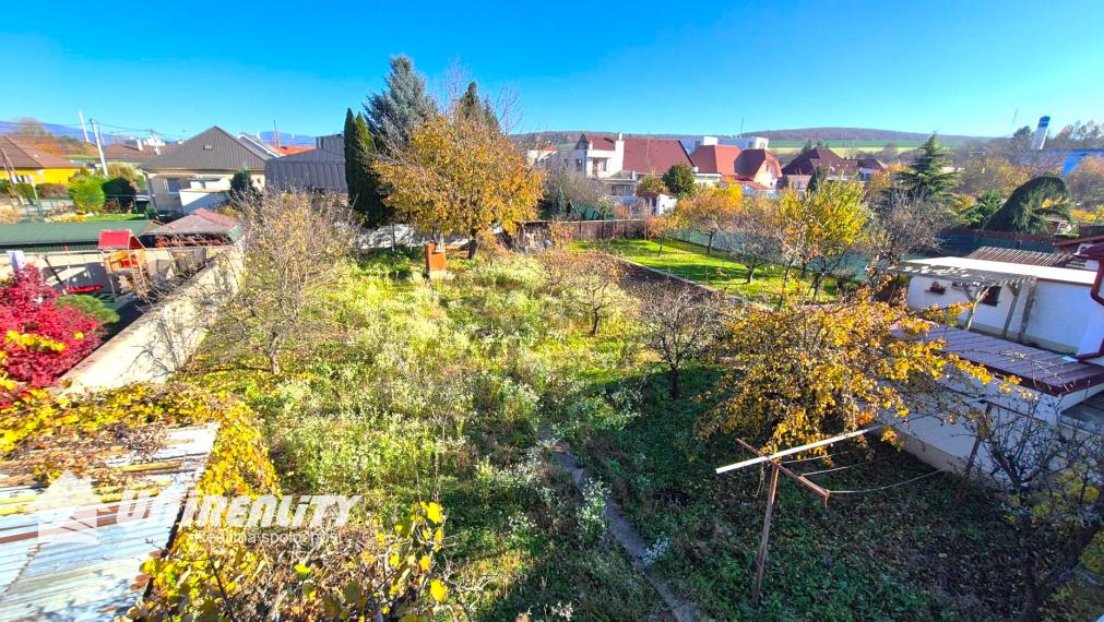 BÁNOVCE nad BEBRAVOU – 4 –izb. dom / lokalita KANADA / IHNEĎ voľný / pozemok 690 m2