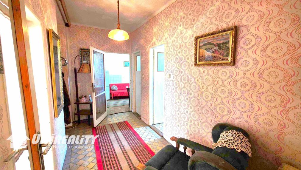 BÁNOVCE nad BEBRAVOU – 4 –izb. dom / lokalita KANADA / IHNEĎ voľný / pozemok 690 m2