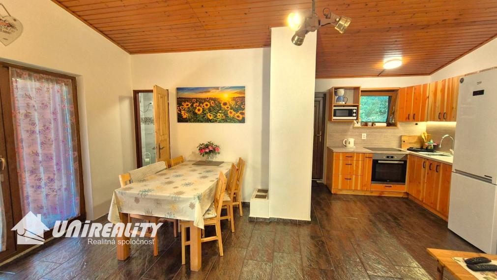 DUCHONKA – unikátna celoročná CHATA / TERASA / altánok / pekné prostredie / KRB +  ústredné kúrenie