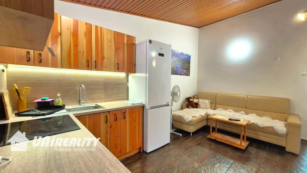 DUCHONKA – unikátna celoročná CHATA / TERASA / altánok / pekné prostredie / KRB +  ústredné kúrenie