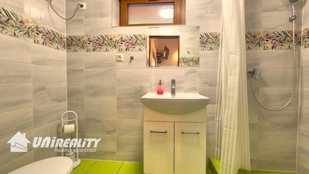 DUCHONKA – unikátna celoročná CHATA / TERASA / altánok / pekné prostredie / KRB +  ústredné kúrenie