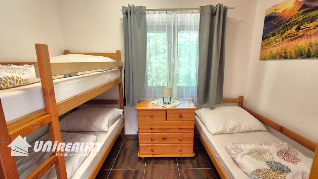 DUCHONKA – unikátna celoročná CHATA / TERASA / altánok / pekné prostredie / KRB +  ústredné kúrenie