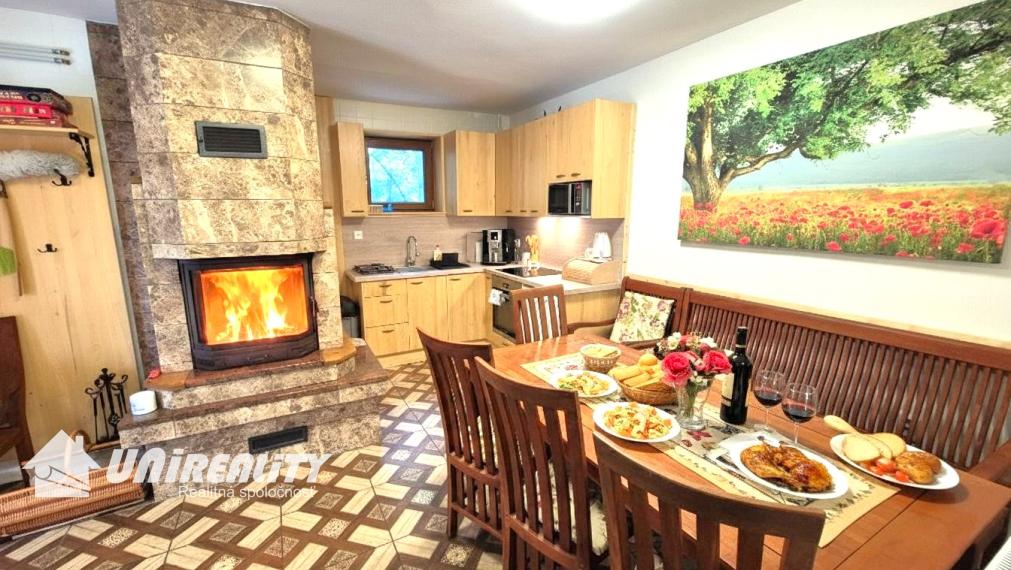 DUCHONKA – unikátna celoročná CHATA / TERASA / altánok / pekné prostredie / KRB +  ústredné kúrenie