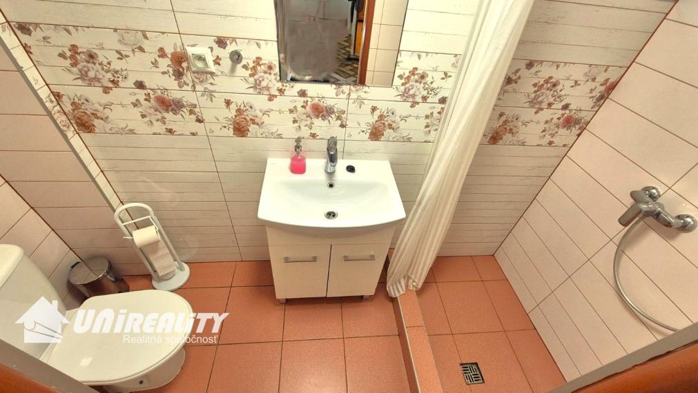 DUCHONKA – unikátna celoročná CHATA / TERASA / altánok / pekné prostredie / KRB +  ústredné kúrenie