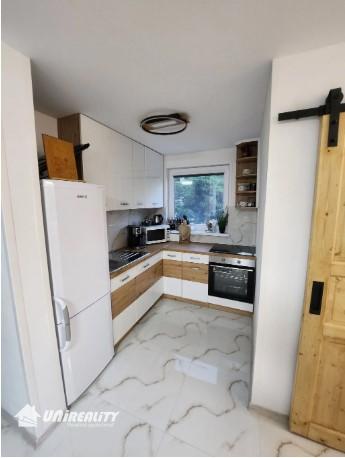 DUCHONKA – exkluzívne pekná celoročná CHATA s VÍRIVKOU / 3 – izby + 2 spoločenské miestnosti / TERASA / pekný pozemok