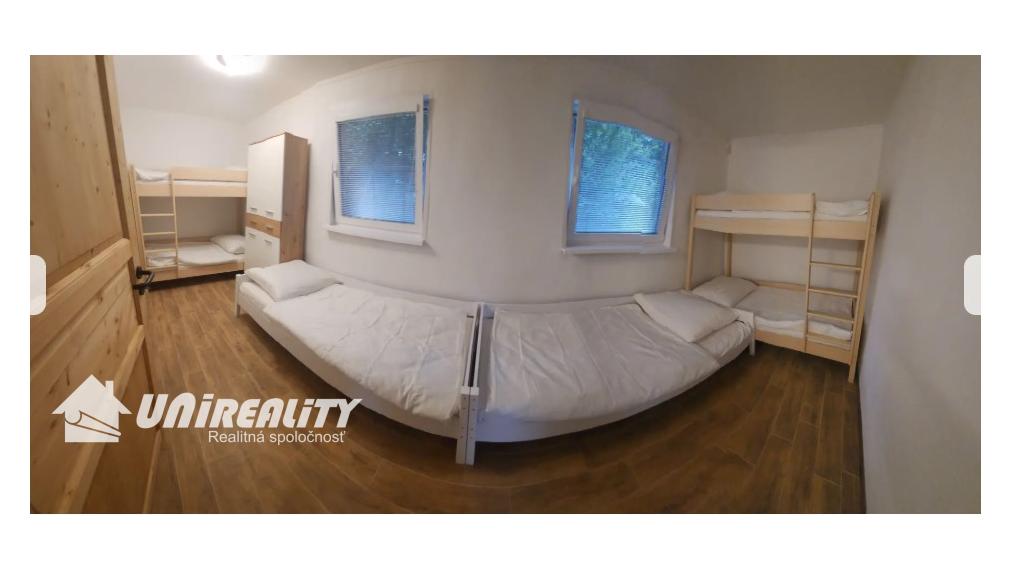 DUCHONKA – exkluzívne pekná celoročná CHATA s VÍRIVKOU / 3 – izby + 2 spoločenské miestnosti / TERASA / pekný pozemok