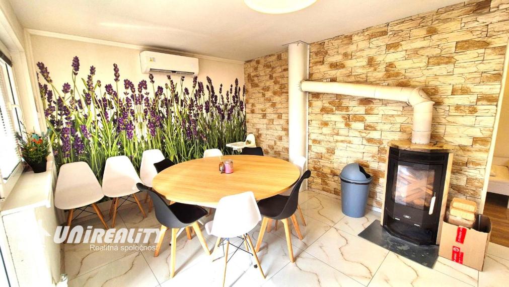 DUCHONKA – pekná celoročná CHATA s VÍRIVKOU / 3 – izby + 2 spoločenské miestnosti / TERASA / pekný pozemok