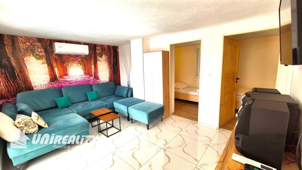 DUCHONKA – pekná celoročná CHATA s VÍRIVKOU / 3 – izby + 2 spoločenské miestnosti / TERASA / pekný pozemok