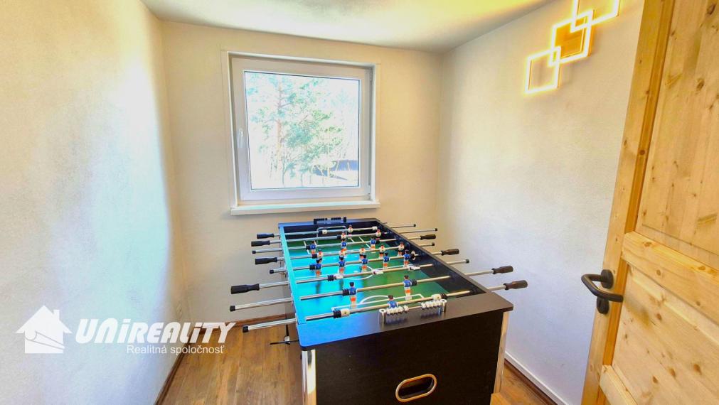 DUCHONKA – pekná celoročná CHATA s VÍRIVKOU / 3 – izby + 2 spoločenské miestnosti / TERASA / pekný pozemok