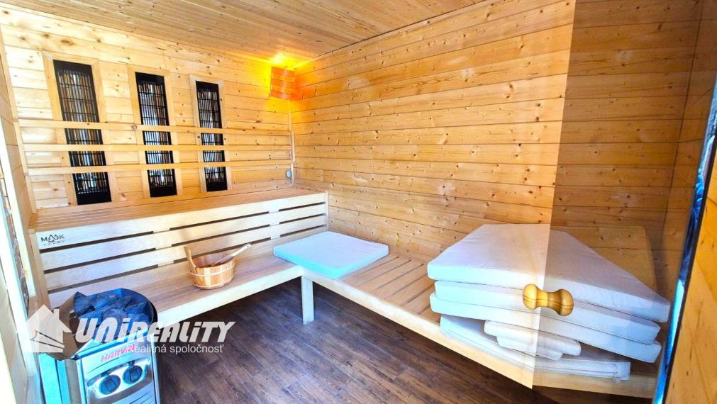 DUCHONKA – pekná celoročná CHATA s VÍRIVKOU / 3 – izby + 2 spoločenské miestnosti / TERASA / pekný pozemok