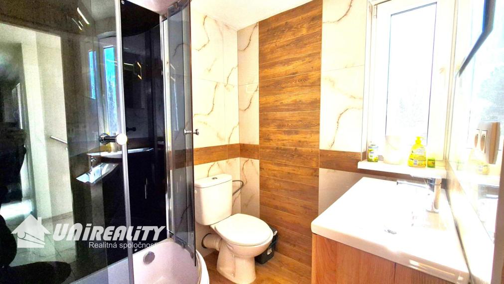 DUCHONKA – pekná celoročná CHATA s VÍRIVKOU / 3 – izby + 2 spoločenské miestnosti / TERASA / pekný pozemok