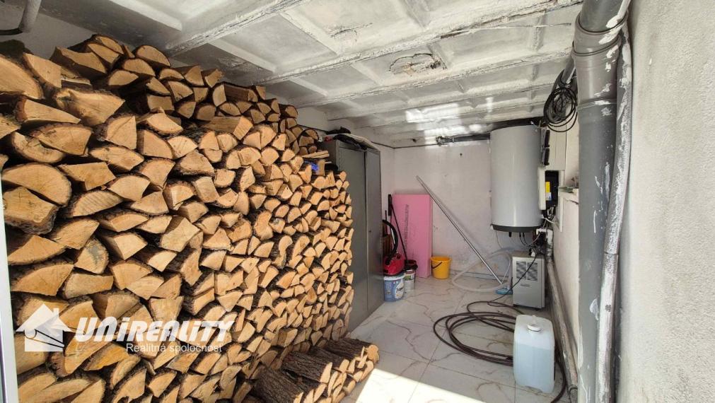 DUCHONKA – pekná celoročná CHATA s VÍRIVKOU / 3 – izby + 2 spoločenské miestnosti / TERASA / pekný pozemok