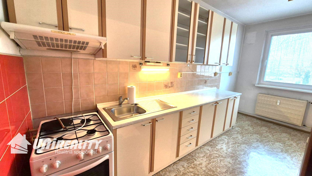 ---REZERVOVANÉ--- TOPOĽČANY – sídl. JUH – 3 – izb. byt / ul. Alexyho / 60 m2 / balkón / IHNEĎ VOĽNÝ