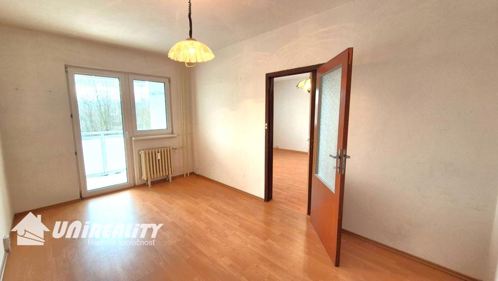 ---REZERVOVANÉ--- TOPOĽČANY – sídl. JUH – 3 – izb. byt / ul. Alexyho / 60 m2 / balkón / IHNEĎ VOĽNÝ