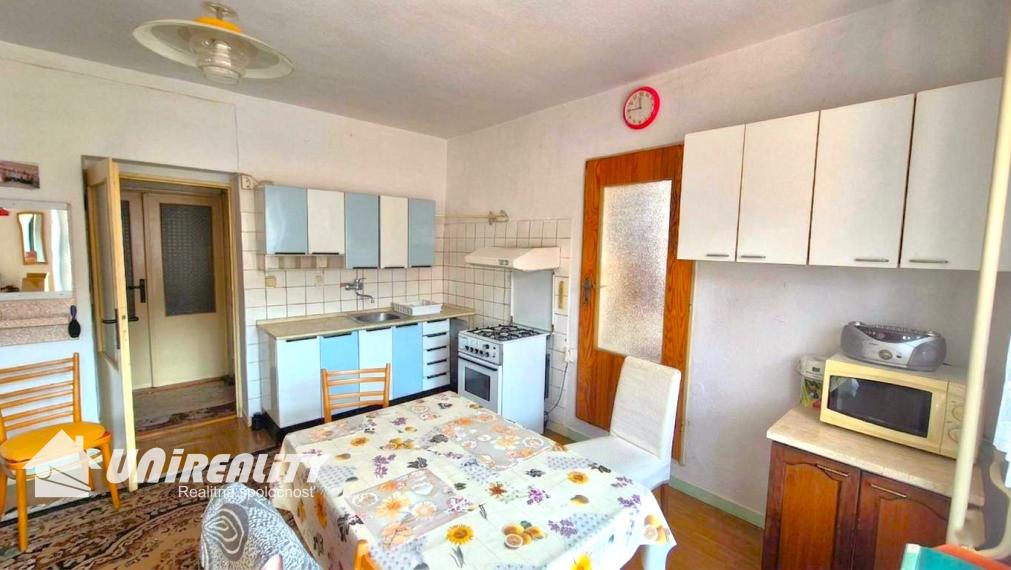 TOPOĽČANY – 7 – izb. dom / lokalita Pod Kalváriou / IHNEĎ voľný / pozemok 1.156 m2 / predaj