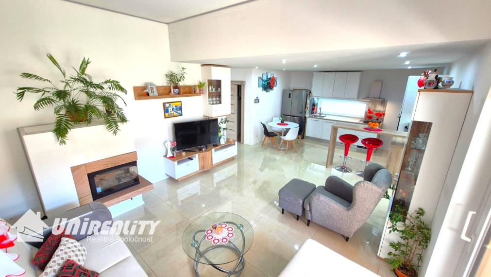 TOPOĽČANY – nízko-energetická NOVOSTAVBA / super lokalita MRAVENISKO