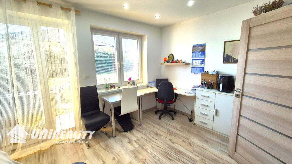 TOPOĽČANY – nízko-energetická NOVOSTAVBA / super lokalita MRAVENISKO