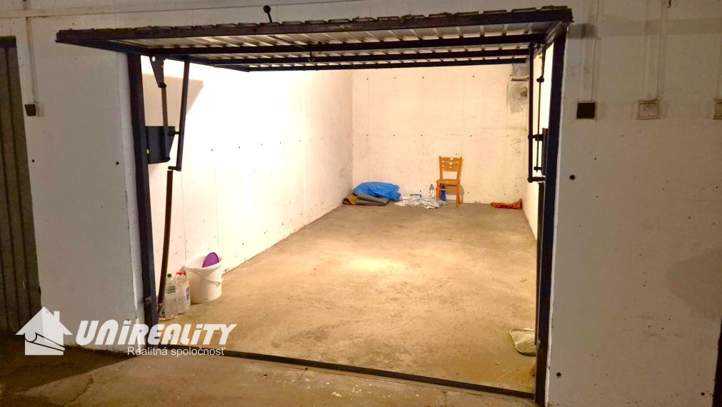 GARÁŽ – TOPOĽČANY / sídl. JUH / areál hromadných garáži