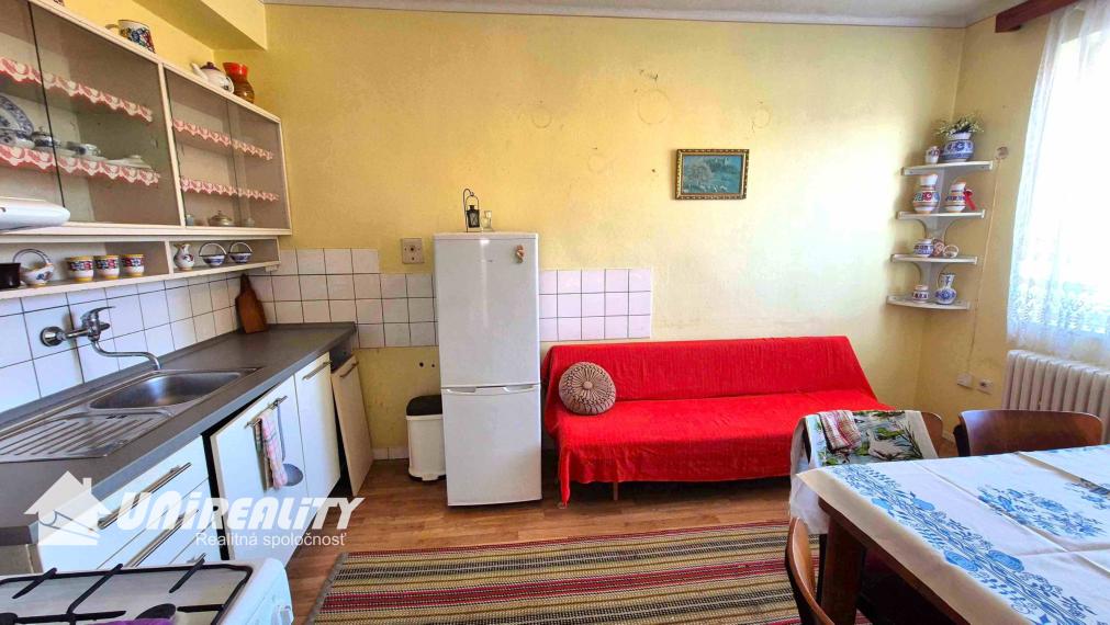 BÁNOVCE nad BEBRAVOU – 4 –izb. dom / lokalita KANADA / IHNEĎ voľný / pozemok 690 m2