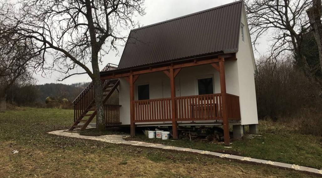 ČIERNA LEHOTA / Rekreačná chata / Tiché prostredie / 192 m2