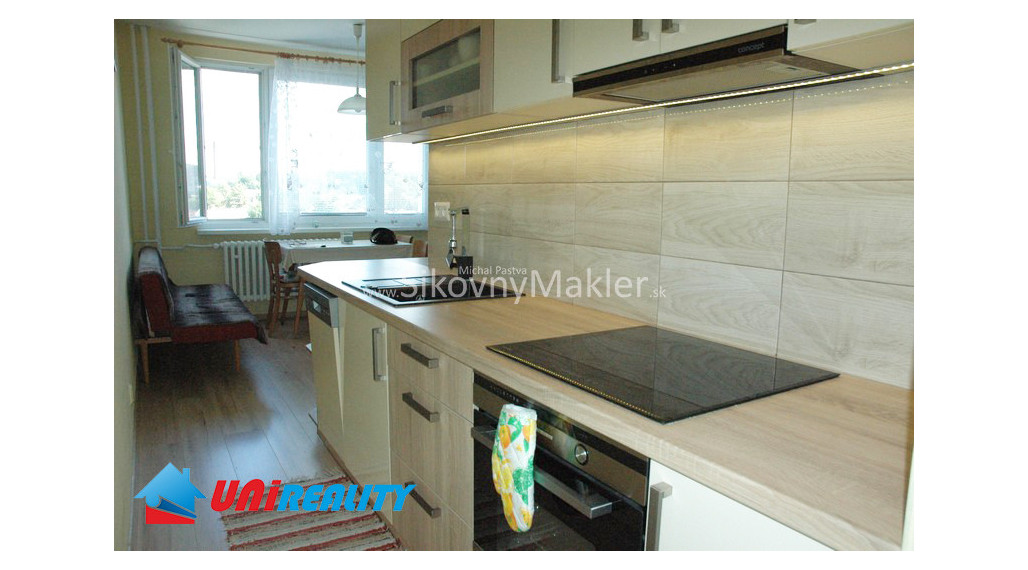 BÁNOVCE NAD BEBRAVOU - 3 izbový byt / SEVER / rekonštrukcia