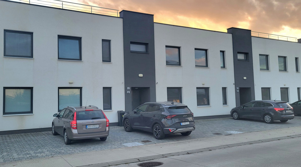 Luxusný 4 izbový byt na predaj, novostavba, čiastočne zariadený v Chorvátskom Grobe, časť Čierna Voda+terasa na streche 87m2 + 2 parkovacie miesta