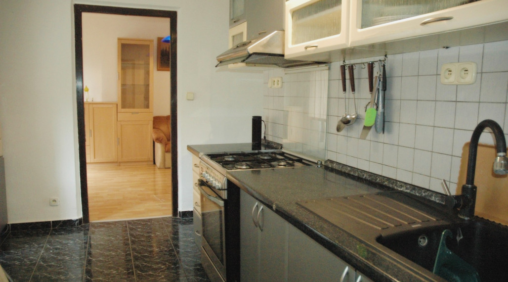 PRENÁJOM- BÁNOVCE n/B. - 3i byt /STRED/zariadenie/74 m2