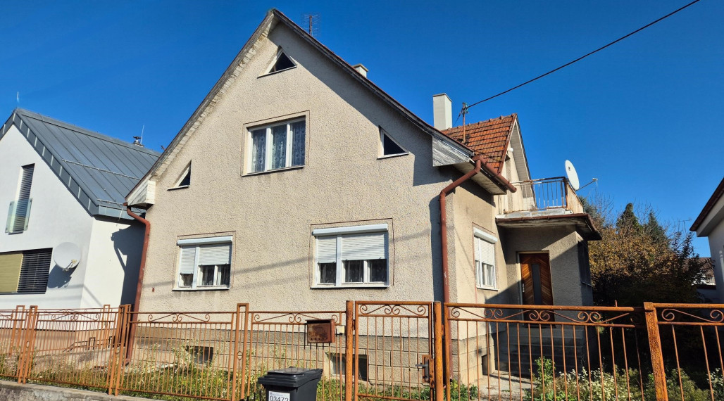 BÁNOVCE nad BEBRAVOU – 4 –izb. dom / lokalita KANADA / IHNEĎ voľný / pozemok 690 m2