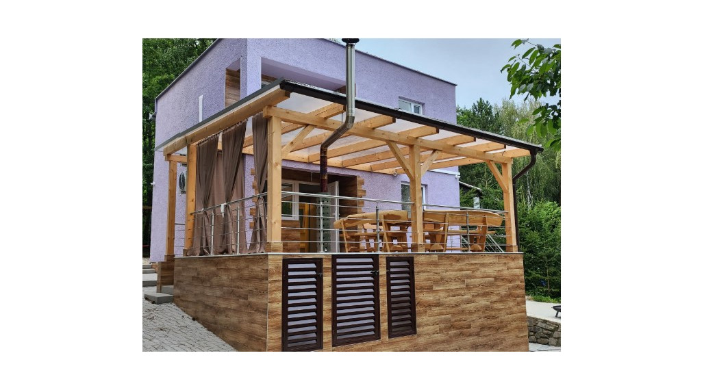 DUCHONKA – exkluzívne pekná celoročná CHATA s VÍRIVKOU / 3 – izby + 2 spoločenské miestnosti / TERASA / pekný pozemok