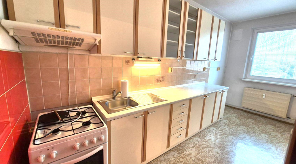 ---REZERVOVANÉ--- TOPOĽČANY – sídl. JUH – 3 – izb. byt / ul. Alexyho / 60 m2 / balkón / IHNEĎ VOĽNÝ