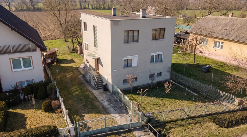 PODLUŽANY - dvojpodlažný rodinný dom / pozemok 1.897 m2