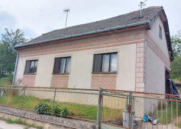 DVOREC – 2 – izb.dom/ poz 2.136 m2– vhodný na výstavbu 2 RD