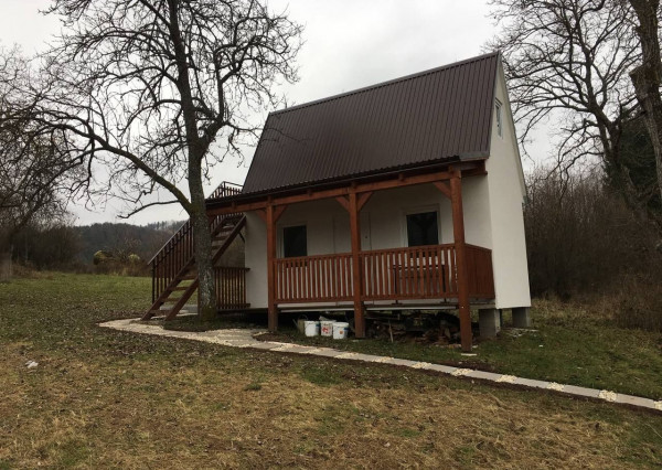 ČIERNA LEHOTA / Rekreačná chata / Tiché prostredie / 192 m2