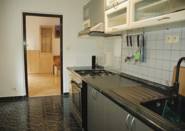 PRENÁJOM- BÁNOVCE n/B. - 3i byt /STRED/zariadenie/74 m2