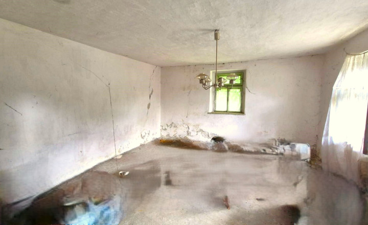 KŠINNÁ – 2 – izbový starší domček / pozemok 535 m2 - fotografia 3