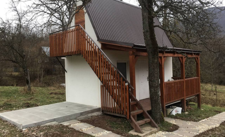 ČIERNA LEHOTA / Rekreačná chata / Tiché prostredie / 192 m2 - fotografia 1