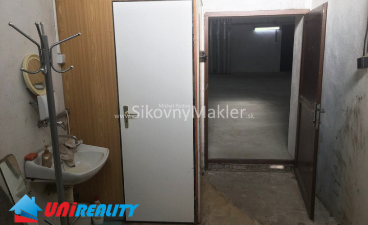 DOLNÉ VESTENICE- Komerčný objekt / skladovacie priestory/ výmera 165 m2 - fotografia 7