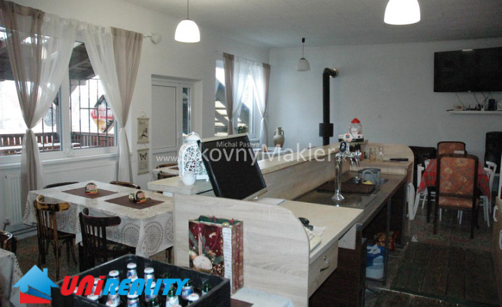BISKUPICE- Zabehnuté pohostinstvo a byt so samostatným vchodom / pozemok 822 m2 - fotografia 1