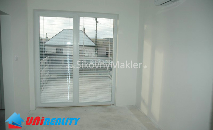 BISKUPICE- Zabehnuté pohostinstvo a byt so samostatným vchodom / pozemok 822 m2 - fotografia 7