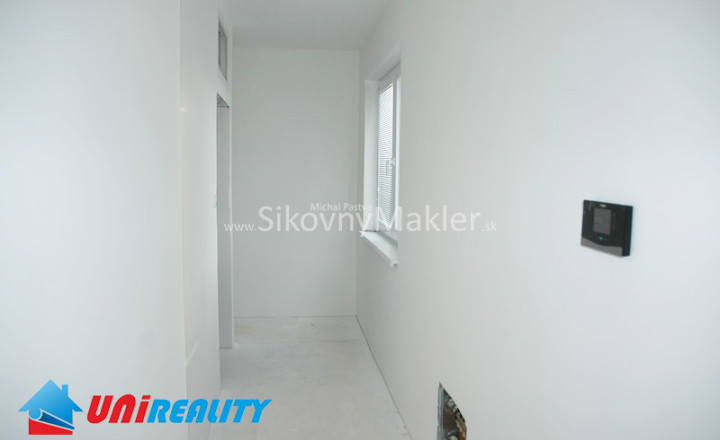 BISKUPICE- Zabehnuté pohostinstvo a byt so samostatným vchodom / pozemok 822 m2 - fotografia 8