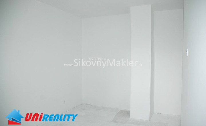 BISKUPICE- Zabehnuté pohostinstvo a byt so samostatným vchodom / pozemok 822 m2 - fotografia 9