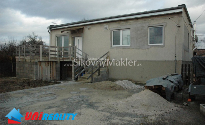 BISKUPICE- Zabehnuté pohostinstvo a byt so samostatným vchodom / pozemok 822 m2 - fotografia 10