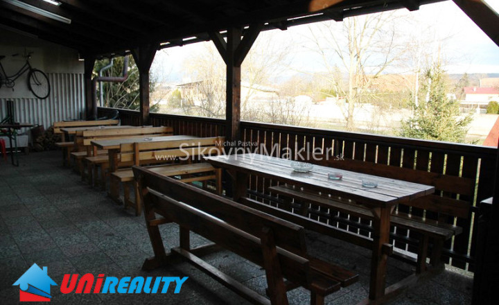 BISKUPICE- Zabehnuté pohostinstvo a byt so samostatným vchodom / pozemok 822 m2 - fotografia 11