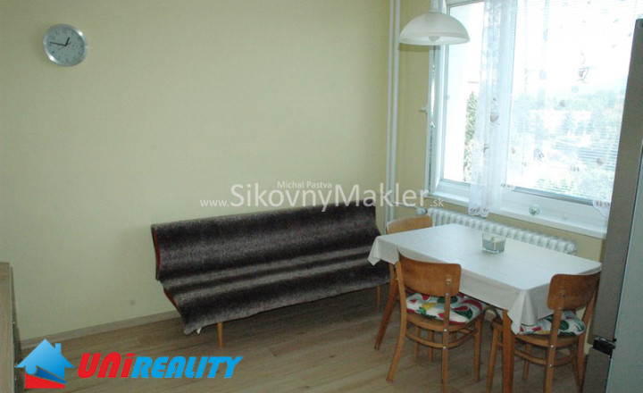 BÁNOVCE NAD BEBRAVOU - 3 izbový byt / SEVER / rekonštrukcia - fotografia 2