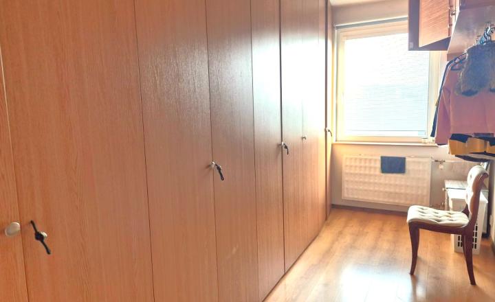 BÁNOVCE n. BEBR. – 4 – izb. byt / sídl. DUBNIČKA / komplet PREROBENÝ/ 83 m2 / balkón - fotografia 6