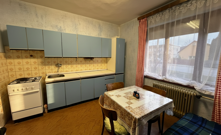 PODLUŽANY - dvojpodlažný rodinný dom / pozemok 1.897 m2 - fotografia 3